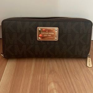 Michel Kors wallet